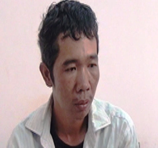 Hai thanh nien bi bat khi vua cuop iPhone hinh anh