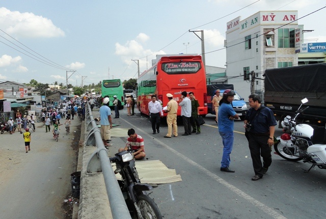 Tam giu tai xe xe khach tong 4 nguoi chet hinh anh