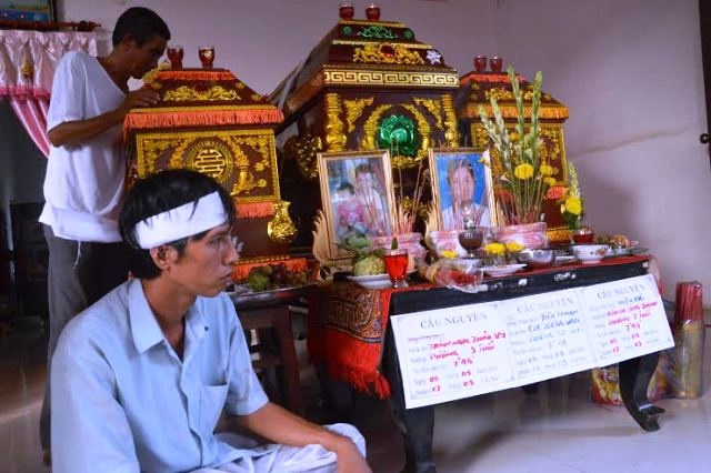 Ba mẹ con chị Vân chết thảm trong vụ tai nạn.