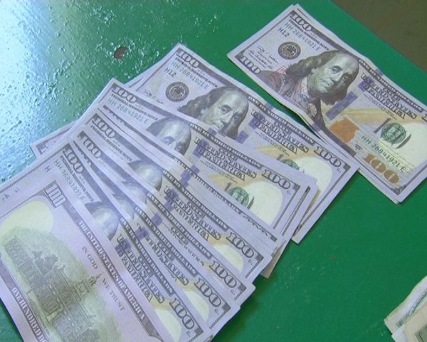 Su that ve nguoi dan ong ban ve so dot dola gia xa xui hinh anh