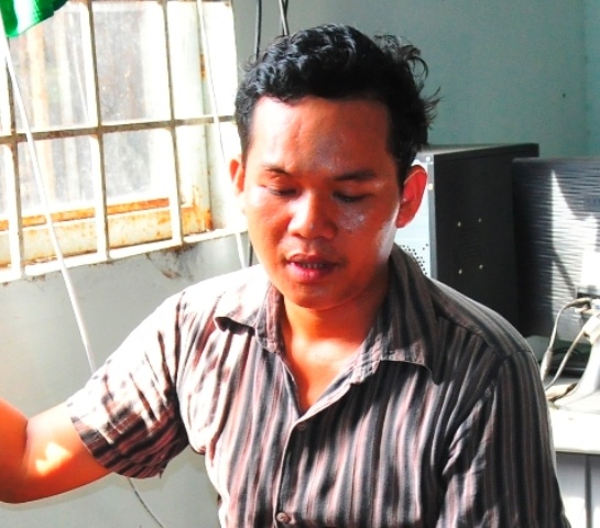 Hung thủ cầm kéo đâm chết người. Ảnh cơ quan công an