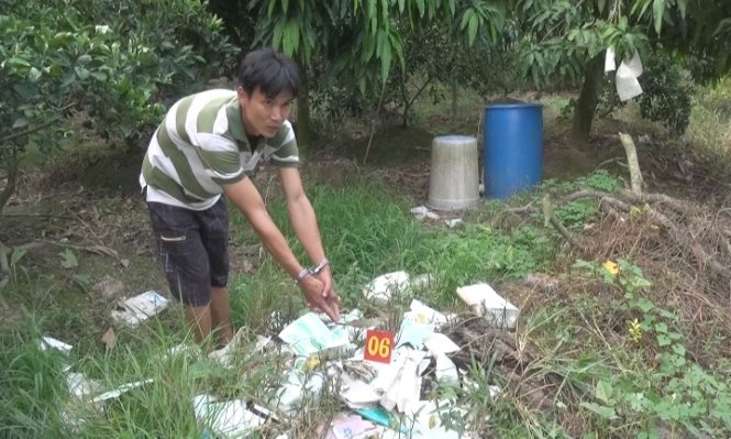 Canh sat lay loi khai nghich tu sat hai me hinh anh