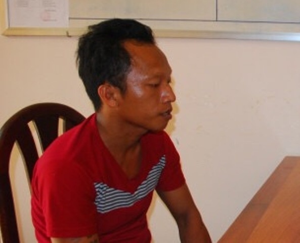 Hung thủ giết người yêu ra đầu thú tại cơ quan công an. Ảnh cơ quan công an cung cấp