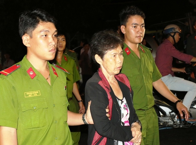 Kham xet nha 'ba trum' ma tuy o mien Tay hinh anh