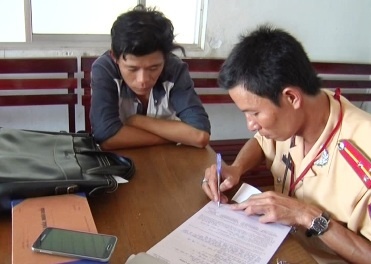 Xu phat nhom thanh nien lang lach, lang ma CSGT hinh anh