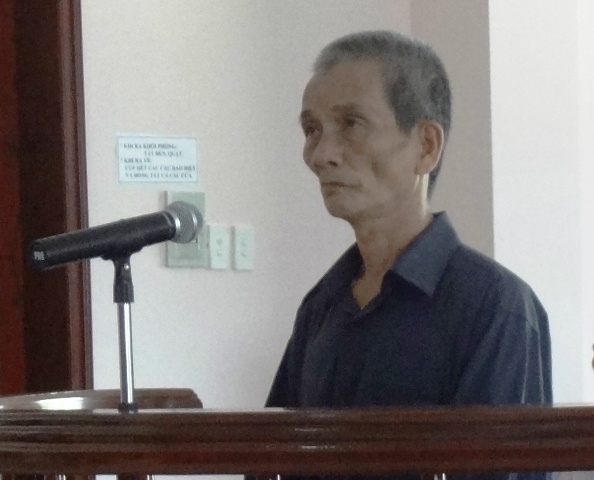 Nguoi dan ong hiep dam be gai 6 tuoi linh 18 nam tu hinh anh