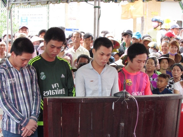 Hai an tu sau tieng net po o khu dan cu hinh anh