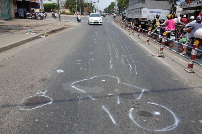 xe công an tông chết 3 người ảnh 1 xe cong an tong chet 3 nguoi anh 1