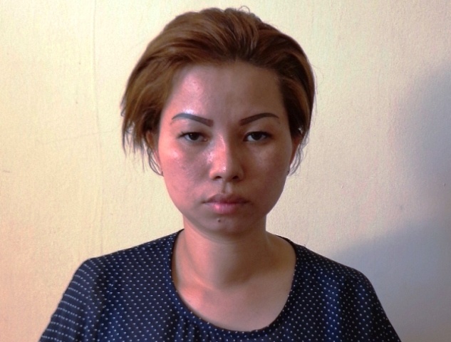 8 co gai mien Tay bi lua ban vao dong mai dam hinh anh