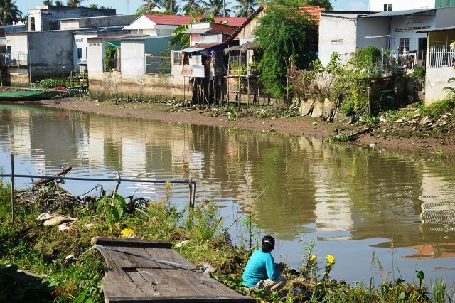 Ru nhau boi qua song, 2 hoc sinh lop 9 duoi nuoc hinh anh