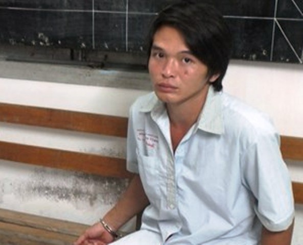 Giai cuu chu, nam thanh nien vuong lao ly hinh anh