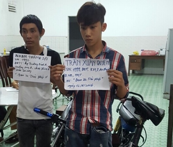 dua xe trai phep anh 3