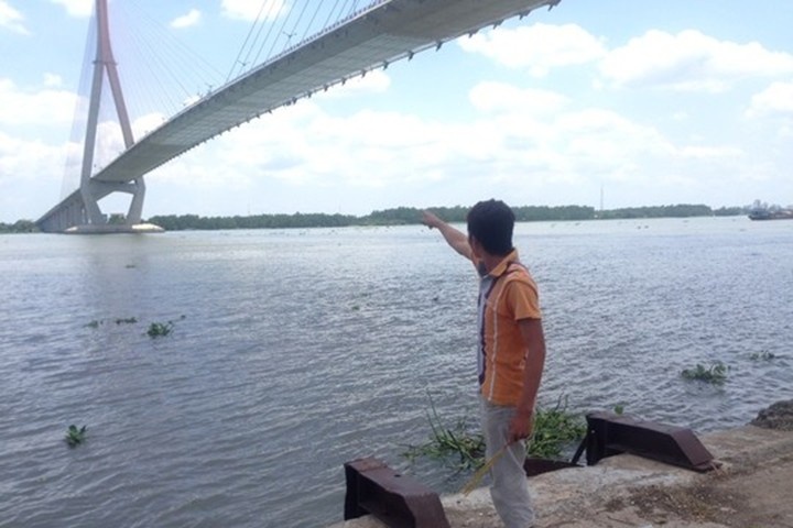 Thanh nien nhay cau Can Tho tu tu hinh anh