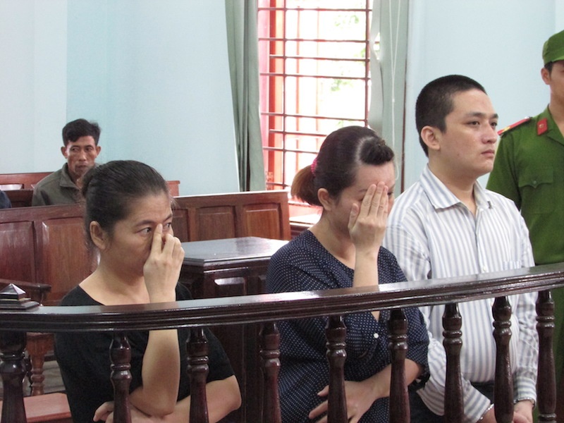 Lua 7 co gai mien Tay sang Malaysia ban dam hinh anh