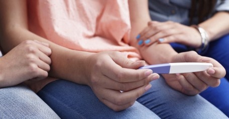 ‘Yeu’ nu sinh lop 7 co con, bi truy to toi hiep dam hinh anh