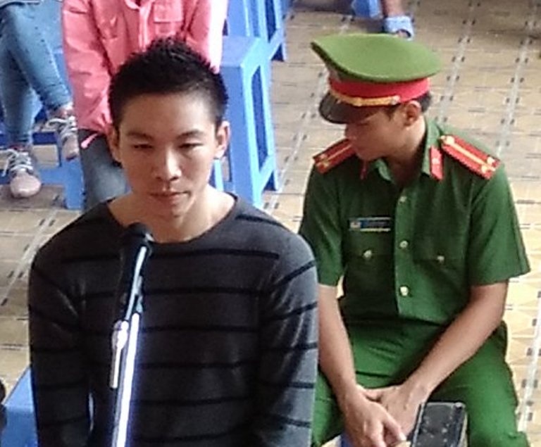 2 lan cam dao vao phong cap cuu truy sat nan nhan hinh anh