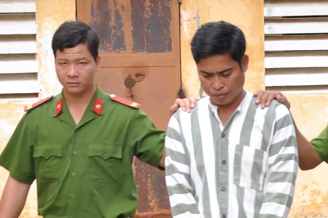 Doa gui clip ai an, cuong doat 20 trieu cua nhan tinh hinh anh