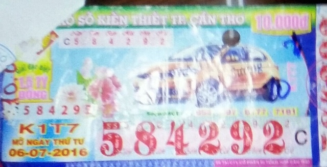 Co gai do giup roi an cap ve so trung giai 3 o mien Tay hinh anh