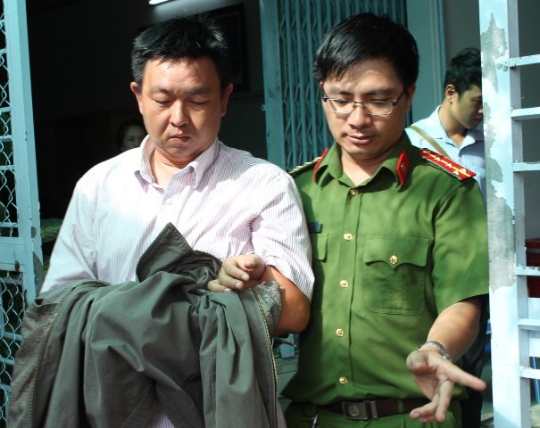 3 thanh tra giao thong Can Tho nhan tien ty de bao ke hinh anh