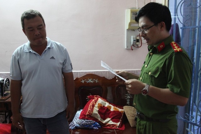 Cap duoi nhan tien bao ke, lanh dao thanh tra lam kiem diem hinh anh