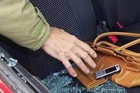 Tai xe trinh bao bi trom tui xach co 300 trieu tai tram xang hinh anh