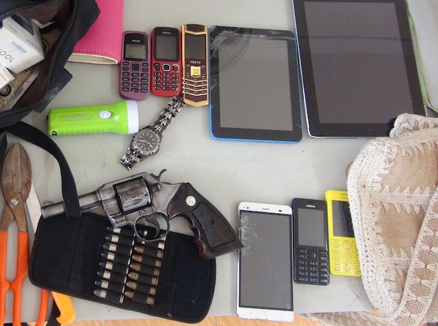 Sieu trom bi bat anh 2