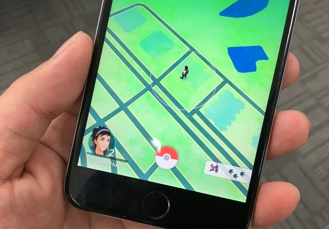 Cong an Can Tho: Tro choi Pokemon Go co the gay nghien hinh anh