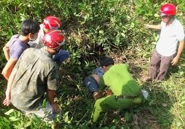 Dieu tra vu nguoi dan ong tu vong canh nha hang xom hinh anh