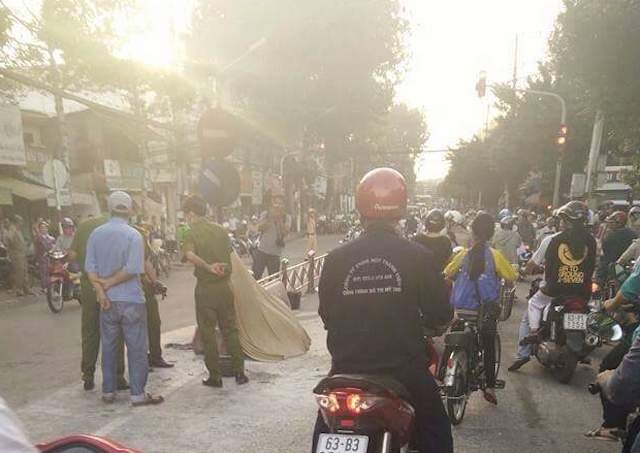 tự thiêu trên phố ảnh 1 tu thieu tren pho anh 1