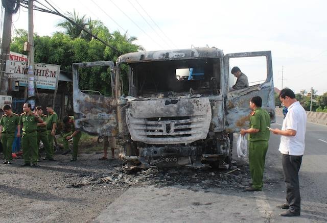 cháy xe đầu kéo ảnh 2 chay xe dau keo anh 2