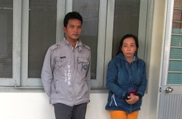 Canh sat tuan tra bat cap tinh nhan chuyen trom cho hinh anh