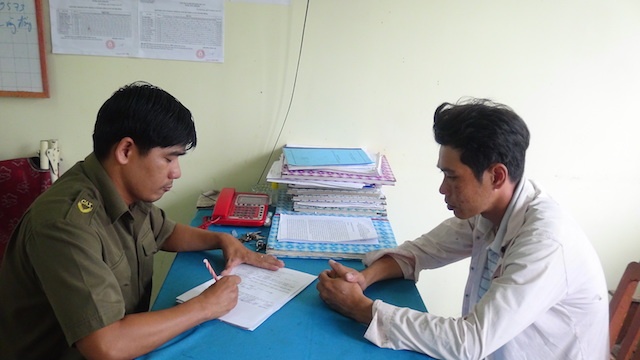 Den trai hom mua quan tai de lua tien hinh anh