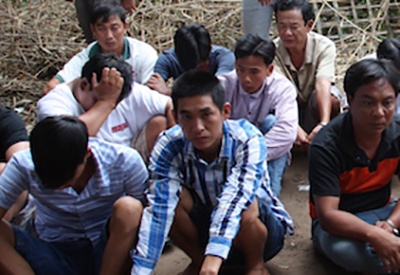 Gan tram canh sat bat truong ga o mien Tay hinh anh