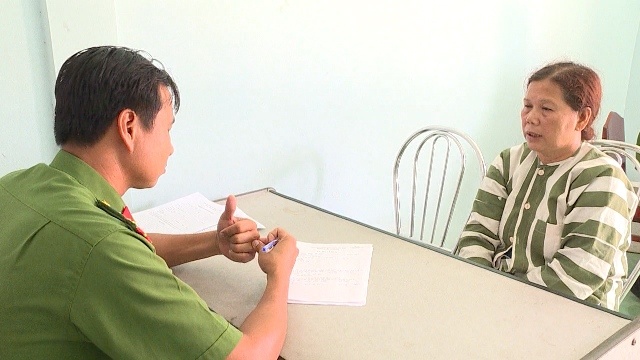 Tạt axit do ghen tuông ảnh 1 Tat axit do ghen tuong anh 1