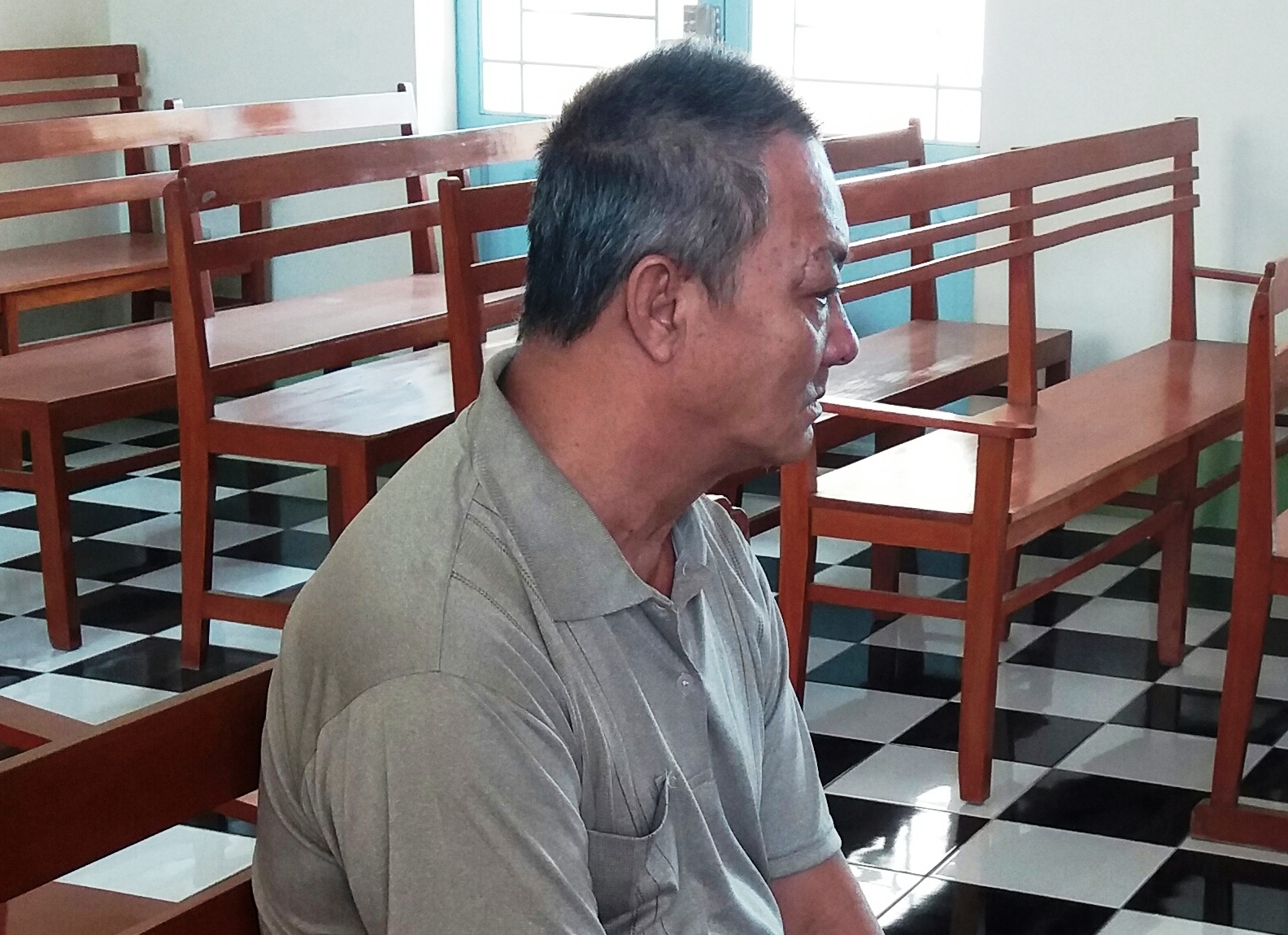 Ong lao danh nguoi tinh hong mat trai vi ghen tuong hinh anh