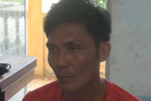 Nguoi dan ong 'ngao da' khong che tai xe xe khach o ben pha hinh anh