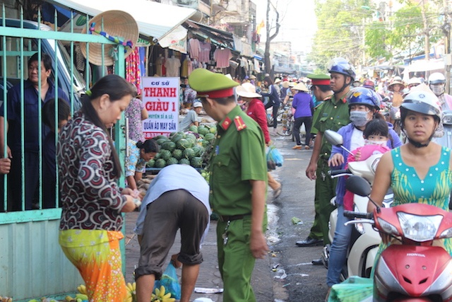 Den luot Can Tho ra quan 'gianh lai' via he hinh anh