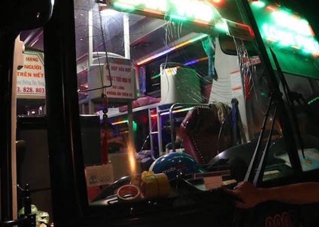 Nem vo kinh xe giuong nam vi bi bop coi doi vuot hinh anh
