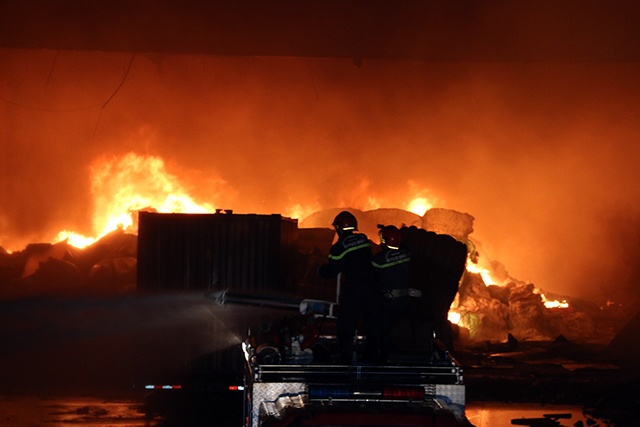 Vi sao cong ty may o Can Tho bung chay du doi 4 ngay lien? hinh anh