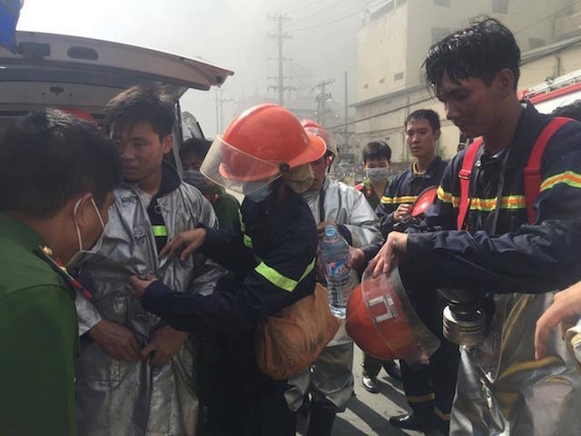 Bo Cong an truc tiep chi dao chua chay tai cong ty may o Can Tho hinh anh