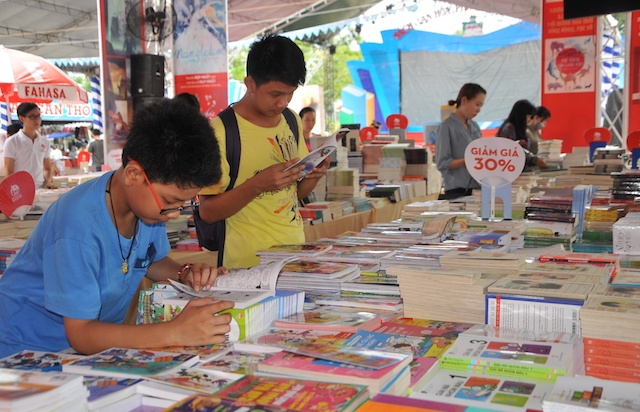 Hon 2 trieu ban sach duoc ban tai Hoi sach Can Tho 2017 hinh anh