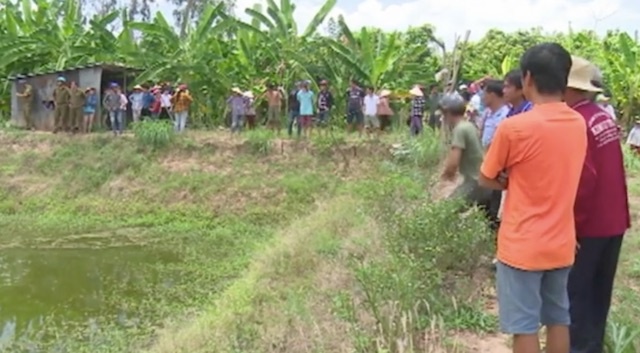 Bat khan cap nghi pham giet, hiep be gai 9 tuoi o mien Tay hinh anh
