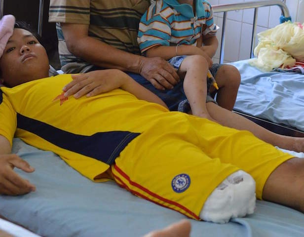 Dinh chi kip truc khien nam thieu nien bi cat chan oan uong hinh anh