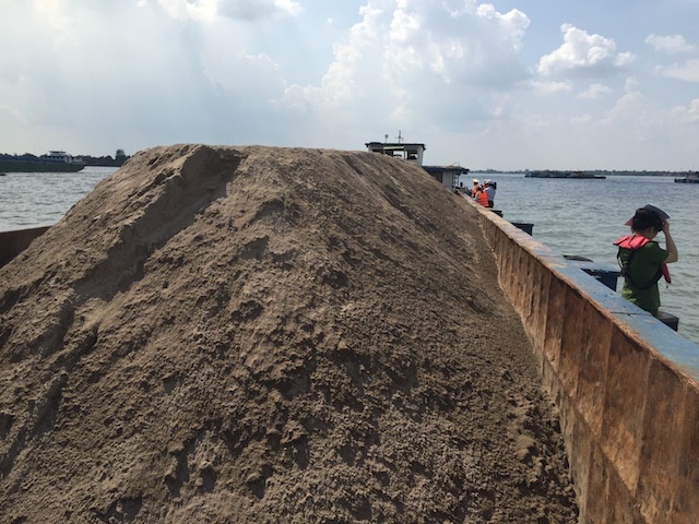 Xu phat 14 sa lan van chuyen gan 5.000 m3 cat lau hinh anh