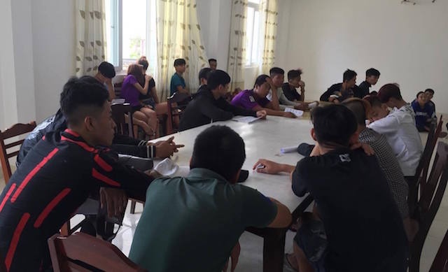 66 thanh thieu nien co vu dua xe gay nao loan quoc lo 1A hinh anh