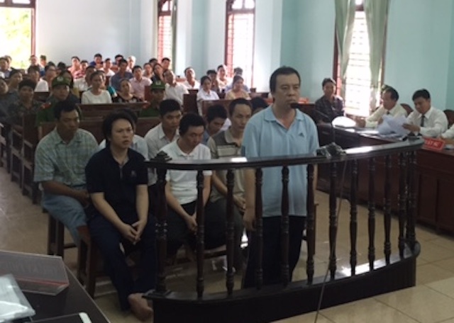 Thanh tra giao thong nhan hoi lo: Bi cao khai dung tien de chay chuc hinh anh