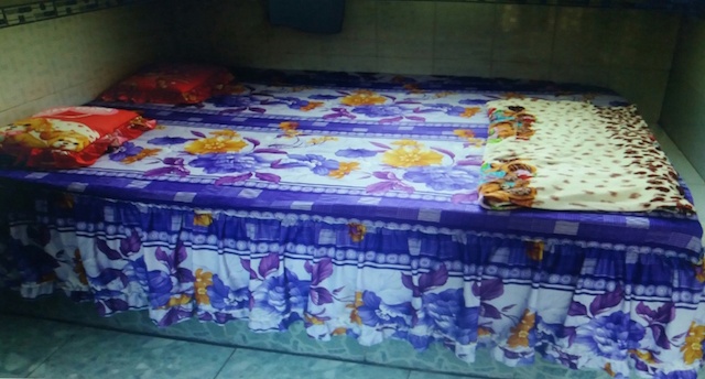 Hai thanh nien bi khoi to vi 'yeu' nu sinh 15 tuoi hinh anh