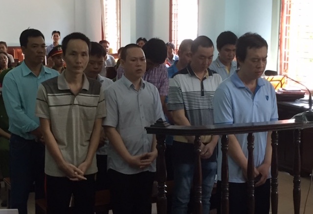 Nhom thanh tra giao thong nhan hoi lo tien ty khang cao, xin giam an hinh anh