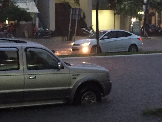 Nhieu tuyen duong tai TP Can Tho ngap sau mua lon hinh anh