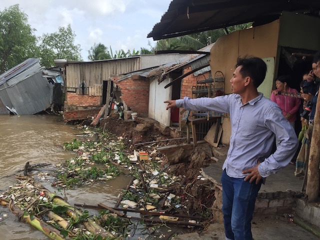 Song Hau sat lo khien 3 me con chim xuong song hinh anh